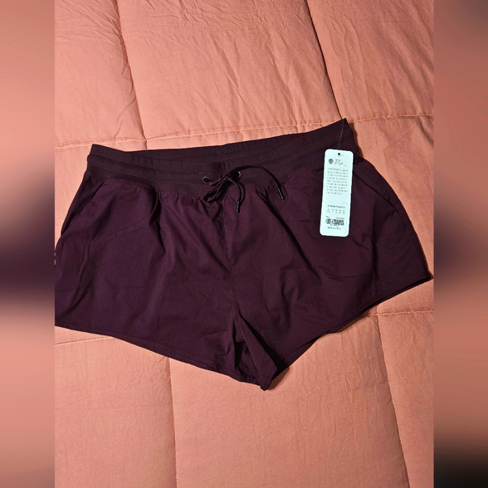 NWT CRZ YOGA SHORTS